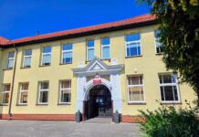 Knurów: 🏗️ Wakacyjne remonty w knurowskich szkołach i przedszkolach nabierają tempa